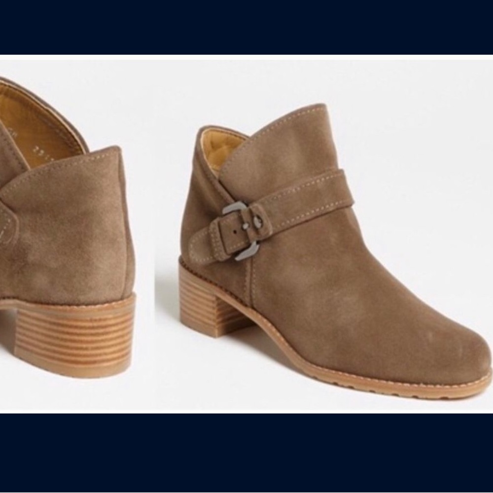 Stuart Weitzman. Excellent condition. Hell 1.5”. Water resistant suede.